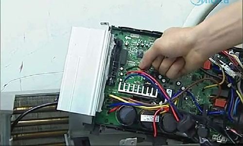 信州美的空调电话是多少